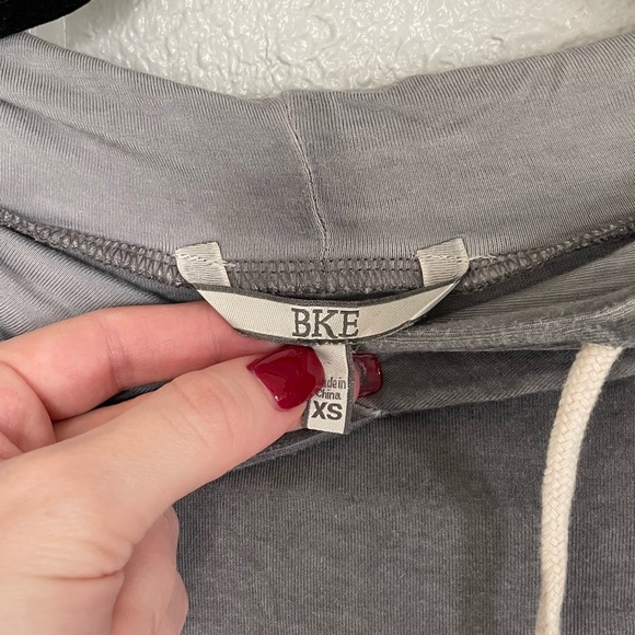 Super light weight pullover hoodie from buckle! - Picture 3 of 3